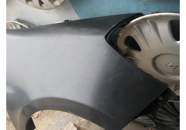 Крило праве Renault Clio III, 7701476103